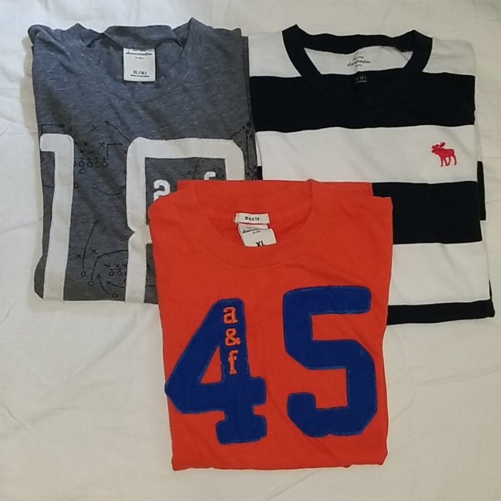 Lot of 3 Boys Abercrombie T-Shirts